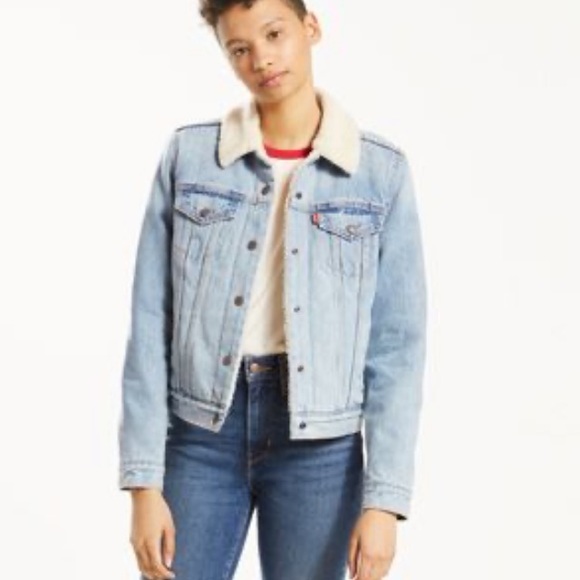 **NEW WITH TAGS** Levi Original Sherpa Trucker